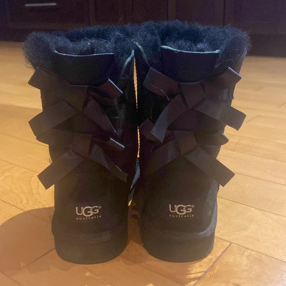 Ugg black Bailey bow ll, double bows, almost new,  soft Uggs - Picture 7 of 9